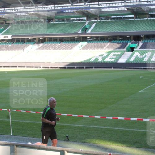 06.10.2024 - 19. swb-Marathon Bremen Yannick Fuchs http://msf.ph/oto/7350341 06.10.2024 10:27:52 Laufen im Stadion 7008, 7052, 7184, 7198, 7214, 7303, 7364, 7452, 7560, 7594, 7638, 7647, 7673, 7717, 7833, 7876, 8066, 8150, 8185, 8239, 8288, 8316, 8351, 8460, 8561, 8580, 8610, 8635, 8658, 8701, 8716, 8732, 8754, 8764, 8774, 8777, 8801, 8816, 8817, 8824, 8827, 8836, 8856, 8901, 8904, 8943, 8980, 9016, 9027, 9085, 9110 meine-sportfotos.de