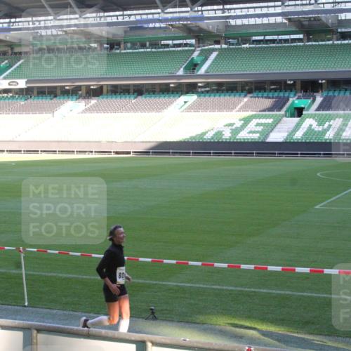06.10.2024 - 19. swb-Marathon Bremen Yannick Fuchs http://msf.ph/oto/7350346 06.10.2024 10:27:57 Laufen im Stadion 7008, 7052, 7094, 7095, 7184, 7198, 7214, 7303, 7364, 7452, 7464, 7560, 7594, 7638, 7647, 7673, 7717, 7833, 7876, 8066, 8150, 8173, 8185, 8239, 8288, 8316, 8351, 8403, 8405, 8456, 8460, 8580, 8610, 8635, 8658, 8701, 8711, 8716, 8732, 8754, 8764, 8774, 8777, 8801, 8816, 8824, 8827, 8836, 8856, 8901, 8904, 8943, 8980, 9016, 9027, 9085, 9110 meine-sportfotos.de