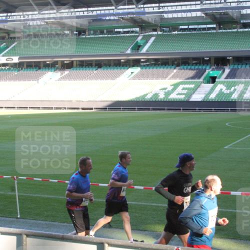 06.10.2024 - 19. swb-Marathon Bremen Yannick Fuchs http://msf.ph/oto/7350377 06.10.2024 10:28:15 Laufen im Stadion 7025, 7052, 7094, 7095, 7184, 7195, 7198, 7214, 7217, 7303, 7364, 7402, 7452, 7464, 7501, 7538, 7541, 7568, 7569, 7594, 7638, 7647, 7673, 7876, 7965, 8066, 8173, 8185, 8261, 8288, 8316, 8351, 8374, 8403, 8405, 8411, 8456, 8498, 8526, 8551, 8569, 8701, 8711, 8716, 8754, 8774, 8801, 8816, 8824, 8827, 8836, 8877, 8891, 8943, 8966, 8980, 9040, 9060 meine-sportfotos.de
