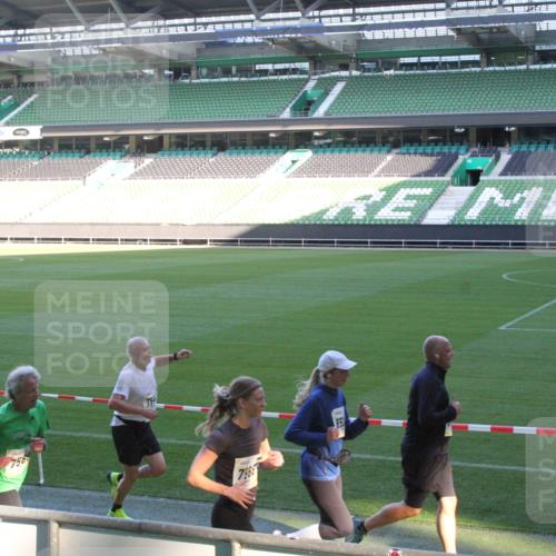 06.10.2024 - 19. swb-Marathon Bremen Yannick Fuchs http://msf.ph/oto/7350426 06.10.2024 10:28:29 Laufen im Stadion 7025, 7041, 7086, 7094, 7095, 7184, 7195, 7198, 7214, 7216, 7217, 7218, 7303, 7364, 7402, 7452, 7464, 7501, 7511, 7526, 7538, 7541, 7568, 7569, 7594, 7638, 7697, 7897, 7965, 8066, 8067, 8173, 8185, 8261, 8288, 8323, 8334, 8374, 8403, 8405, 8411, 8456, 8488, 8498, 8526, 8551, 8569, 8711, 8716, 8754, 8801, 8816, 8824, 8827, 8833, 8836, 8877, 8891, 8943, 8966, 8968, 8991, 9040, 9060 meine-sportfotos.de