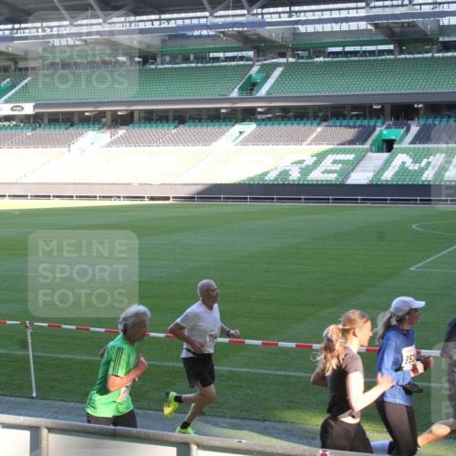 06.10.2024 - 19. swb-Marathon Bremen Yannick Fuchs http://msf.ph/oto/7350428 06.10.2024 10:28:29 Laufen im Stadion 7025, 7041, 7086, 7094, 7095, 7184, 7195, 7198, 7214, 7216, 7217, 7218, 7303, 7364, 7402, 7452, 7464, 7501, 7511, 7526, 7538, 7541, 7568, 7569, 7594, 7638, 7697, 7897, 7965, 8066, 8067, 8173, 8185, 8261, 8288, 8323, 8334, 8374, 8403, 8405, 8411, 8456, 8488, 8498, 8526, 8551, 8569, 8711, 8716, 8754, 8801, 8816, 8824, 8827, 8833, 8836, 8877, 8891, 8943, 8966, 8968, 8991, 9040, 9060 meine-sportfotos.de