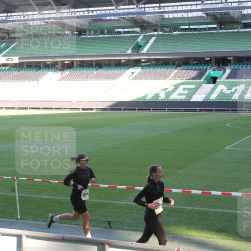 06.10.2024 - 19. swb-Marathon Bremen Yannick Fuchs http://msf.ph/oto/7350595 06.10.2024 10:29:06 Laufen im Stadion 7041, 7086, 7099, 7195, 7216, 7217, 7218, 7290, 7296, 7402, 7511, 7521, 7526, 7538, 7541, 7568, 7569, 7590, 7671, 7683, 7697, 7776, 7825, 7827, 7897, 7940, 7965, 8018, 8067, 8157, 8158, 8244, 8251, 8252, 8261, 8306, 8323, 8334, 8336, 8374, 8419, 8443, 8461, 8488, 8498, 8526, 8536, 8551, 8566, 8569, 8596, 8604, 8665, 8819, 8828, 8833, 8843, 8877, 8894, 8965, 8966, 8968, 8990, 8991, 9014, 9038, 9080 meine-sportfotos.de