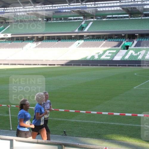 06.10.2024 - 19. swb-Marathon Bremen Yannick Fuchs http://msf.ph/oto/7350811 06.10.2024 10:29:50 Laufen im Stadion 7060, 7061, 7066, 7117, 7146, 7193, 7194, 7290, 7334, 7340, 7370, 7372, 7384, 7451, 7542, 7620, 7671, 7683, 7696, 7706, 7714, 7768, 7784, 7800, 7823, 7825, 7870, 7931, 7983, 7989, 7992, 8001, 8092, 8098, 8156, 8157, 8158, 8215, 8252, 8330, 8362, 8424, 8443, 8458, 8461, 8522, 8525, 8570, 8575, 8596, 8604, 8609, 8629, 8763, 8767, 8768, 8828, 8835, 8843, 8854, 8869, 8875, 8894, 8925, 9014 meine-sportfotos.de