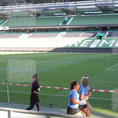 06.10.2024 - 19. swb-Marathon Bremen Yannick Fuchs http://msf.ph/oto/7350821 06.10.2024 10:29:51 Laufen im Stadion 7060, 7061, 7066, 7117, 7146, 7193, 7194, 7290, 7334, 7340, 7370, 7372, 7384, 7451, 7542, 7620, 7671, 7683, 7696, 7706, 7714, 7768, 7784, 7800, 7823, 7825, 7870, 7931, 7983, 7989, 7992, 8001, 8092, 8098, 8156, 8157, 8158, 8215, 8252, 8330, 8362, 8424, 8443, 8458, 8461, 8522, 8525, 8570, 8575, 8596, 8604, 8609, 8629, 8763, 8767, 8768, 8828, 8835, 8843, 8854, 8869, 8875, 8894, 8925, 9014 meine-sportfotos.de