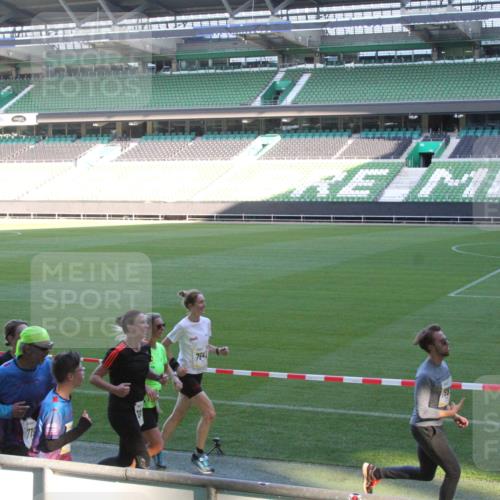 06.10.2024 - 19. swb-Marathon Bremen Yannick Fuchs http://msf.ph/oto/7350838 06.10.2024 10:29:54 Laufen im Stadion 7060, 7061, 7066, 7117, 7146, 7176, 7193, 7194, 7290, 7334, 7340, 7370, 7372, 7384, 7451, 7542, 7620, 7683, 7696, 7706, 7714, 7768, 7784, 7800, 7823, 7825, 7870, 7931, 7983, 7989, 7992, 8001, 8092, 8098, 8109, 8156, 8157, 8158, 8215, 8252, 8330, 8362, 8424, 8443, 8458, 8461, 8522, 8525, 8570, 8575, 8596, 8604, 8609, 8629, 8763, 8767, 8768, 8803, 8828, 8835, 8843, 8854, 8869, 8875, 8894, 8925 meine-sportfotos.de