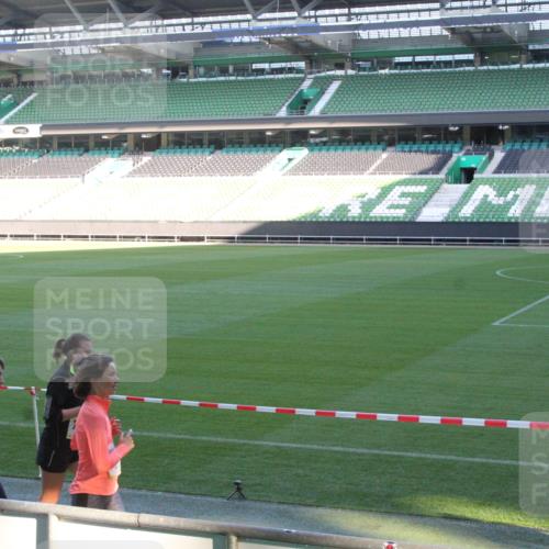 06.10.2024 - 19. swb-Marathon Bremen Yannick Fuchs http://msf.ph/oto/7350990 06.10.2024 10:30:18 Laufen im Stadion 7060, 7061, 7066, 7117, 7146, 7176, 7193, 7194, 7340, 7361, 7372, 7384, 7412, 7451, 7542, 7585, 7613, 7620, 7629, 7630, 7696, 7698, 7706, 7714, 7752, 7768, 7784, 7823, 7870, 7931, 7962, 7989, 7992, 8001, 8041, 8109, 8186, 8215, 8219, 8223, 8290, 8328, 8330, 8332, 8333, 8354, 8362, 8424, 8428, 8440, 8458, 8465, 8477, 8524, 8552, 8570, 8609, 8629, 8639, 8748, 8763, 8767, 8768, 8783, 8794, 8802, 8803, 8834, 8841, 8854, 8869, 8897, 8925, 8933, 9008, 9081 meine-sportfotos.de