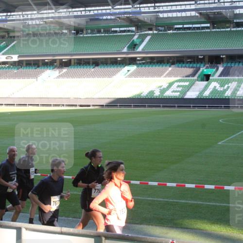 06.10.2024 - 19. swb-Marathon Bremen Yannick Fuchs http://msf.ph/oto/7350993 06.10.2024 10:30:18 Laufen im Stadion 7060, 7061, 7066, 7117, 7146, 7176, 7193, 7194, 7340, 7361, 7372, 7384, 7412, 7451, 7542, 7585, 7613, 7620, 7629, 7630, 7696, 7698, 7706, 7714, 7752, 7768, 7784, 7823, 7870, 7931, 7962, 7989, 7992, 8001, 8041, 8109, 8186, 8215, 8219, 8223, 8290, 8328, 8330, 8332, 8333, 8354, 8362, 8424, 8428, 8440, 8458, 8465, 8477, 8524, 8552, 8570, 8609, 8629, 8639, 8748, 8763, 8767, 8768, 8783, 8794, 8802, 8803, 8834, 8841, 8854, 8869, 8897, 8925, 8933, 9008, 9081 meine-sportfotos.de