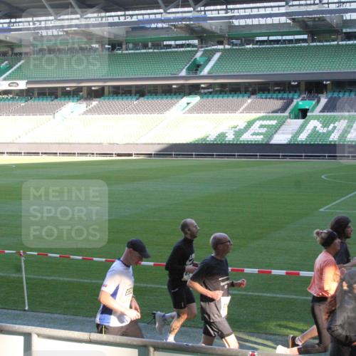 06.10.2024 - 19. swb-Marathon Bremen Yannick Fuchs http://msf.ph/oto/7351027 06.10.2024 10:30:20 Laufen im Stadion 7060, 7061, 7066, 7117, 7146, 7176, 7193, 7194, 7340, 7361, 7372, 7384, 7412, 7451, 7542, 7585, 7613, 7620, 7629, 7630, 7696, 7698, 7706, 7752, 7768, 7784, 7823, 7870, 7931, 7962, 7989, 7992, 8001, 8041, 8109, 8186, 8215, 8219, 8223, 8290, 8328, 8330, 8332, 8333, 8354, 8362, 8424, 8428, 8440, 8458, 8465, 8477, 8524, 8552, 8570, 8609, 8629, 8639, 8748, 8763, 8767, 8768, 8783, 8794, 8802, 8803, 8834, 8841, 8854, 8869, 8897, 8898, 8925, 8933, 9008, 9081 meine-sportfotos.de