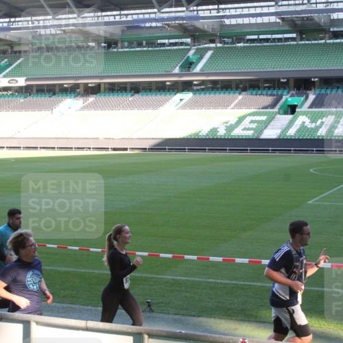 06.10.2024 - 19. swb-Marathon Bremen Yannick Fuchs http://msf.ph/oto/7351070 06.10.2024 10:30:30 Laufen im Stadion 7029, 7053, 7060, 7061, 7066, 7144, 7146, 7176, 7193, 7194, 7302, 7340, 7361, 7372, 7384, 7412, 7451, 7542, 7585, 7613, 7620, 7629, 7630, 7696, 7698, 7706, 7752, 7768, 7784, 7823, 7870, 7931, 7962, 7989, 8036, 8041, 8109, 8186, 8219, 8223, 8290, 8328, 8332, 8333, 8354, 8362, 8428, 8440, 8465, 8469, 8477, 8524, 8552, 8570, 8629, 8639, 8748, 8763, 8767, 8768, 8783, 8794, 8802, 8803, 8834, 8841, 8854, 8869, 8897, 8898, 8931, 8933, 9008, 9081 meine-sportfotos.de
