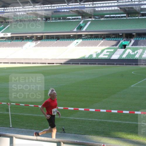 06.10.2024 - 19. swb-Marathon Bremen Yannick Fuchs http://msf.ph/oto/7351105 06.10.2024 10:30:39 Laufen im Stadion 7029, 7046, 7053, 7144, 7146, 7176, 7302, 7340, 7361, 7412, 7585, 7613, 7620, 7629, 7630, 7696, 7698, 7752, 7784, 7962, 8023, 8036, 8041, 8109, 8186, 8219, 8223, 8245, 8290, 8328, 8332, 8333, 8354, 8362, 8428, 8440, 8465, 8469, 8477, 8524, 8552, 8622, 8629, 8639, 8748, 8763, 8767, 8768, 8783, 8794, 8802, 8803, 8810, 8834, 8841, 8869, 8897, 8898, 8931, 8933, 8960, 9008, 9035, 9081 meine-sportfotos.de