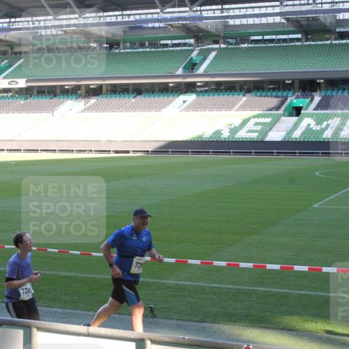 06.10.2024 - 19. swb-Marathon Bremen Yannick Fuchs http://msf.ph/oto/7351164 06.10.2024 10:30:59 Laufen im Stadion 7029, 7046, 7053, 7089, 7144, 7213, 7250, 7261, 7302, 7458, 7585, 7613, 7629, 7630, 7698, 7752, 7947, 7962, 8023, 8036, 8041, 8058, 8186, 8223, 8245, 8290, 8328, 8332, 8333, 8354, 8392, 8428, 8433, 8437, 8440, 8469, 8477, 8512, 8552, 8553, 8586, 8622, 8633, 8634, 8674, 8717, 8748, 8783, 8794, 8802, 8810, 8841, 8892, 8897, 8898, 8931, 8933, 8960, 8985, 9008, 9035, 9075, 9081 meine-sportfotos.de