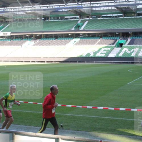 06.10.2024 - 19. swb-Marathon Bremen Yannick Fuchs http://msf.ph/oto/7351322 06.10.2024 10:31:23 Laufen im Stadion 7004, 7029, 7044, 7046, 7053, 7089, 7144, 7213, 7250, 7261, 7302, 7362, 7439, 7458, 7467, 7546, 7659, 7730, 7785, 7806, 7947, 7990, 8014, 8023, 8040, 8058, 8237, 8245, 8267, 8268, 8274, 8346, 8388, 8392, 8433, 8437, 8469, 8512, 8520, 8521, 8538, 8553, 8586, 8605, 8614, 8622, 8624, 8633, 8634, 8646, 8674, 8676, 8677, 8710, 8717, 8776, 8810, 8823, 8883, 8892, 8931, 8958, 8960, 8985, 9035, 9075 meine-sportfotos.de