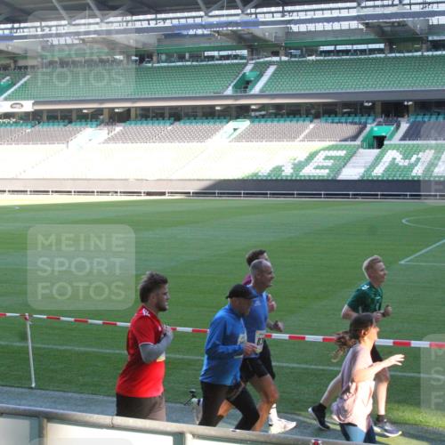 06.10.2024 - 19. swb-Marathon Bremen Yannick Fuchs http://msf.ph/oto/7351365 06.10.2024 10:31:27 Laufen im Stadion 7004, 7044, 7046, 7089, 7213, 7250, 7261, 7362, 7439, 7458, 7467, 7546, 7659, 7730, 7785, 7806, 7947, 7990, 8014, 8023, 8040, 8058, 8237, 8245, 8267, 8268, 8274, 8346, 8388, 8392, 8433, 8437, 8459, 8512, 8520, 8521, 8538, 8553, 8586, 8605, 8614, 8622, 8624, 8633, 8634, 8646, 8674, 8676, 8677, 8710, 8717, 8776, 8810, 8823, 8883, 8892, 8931, 8958, 8960, 8985, 9035, 9075 meine-sportfotos.de