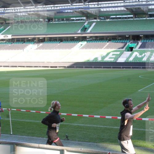 06.10.2024 - 19. swb-Marathon Bremen Yannick Fuchs http://msf.ph/oto/7351373 06.10.2024 10:31:29 Laufen im Stadion 7004, 7044, 7046, 7089, 7213, 7250, 7261, 7362, 7439, 7458, 7467, 7545, 7546, 7659, 7730, 7785, 7806, 7947, 7990, 8014, 8023, 8040, 8058, 8237, 8245, 8267, 8268, 8274, 8346, 8388, 8392, 8433, 8437, 8459, 8512, 8520, 8521, 8538, 8553, 8586, 8605, 8614, 8622, 8624, 8633, 8634, 8646, 8674, 8676, 8677, 8710, 8717, 8776, 8810, 8823, 8883, 8892, 8958, 8960, 8985, 9035, 9075 meine-sportfotos.de