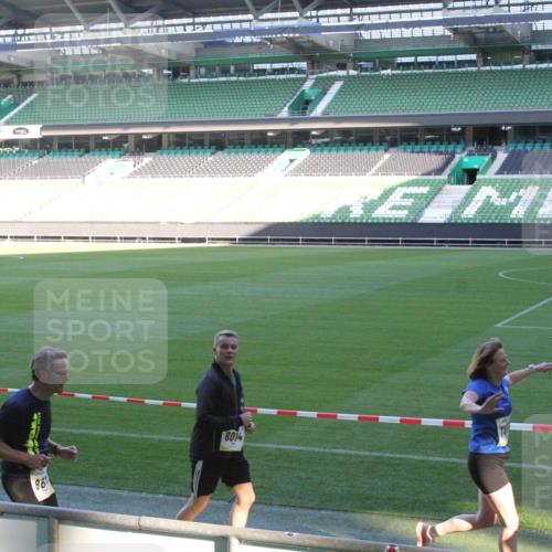 06.10.2024 - 19. swb-Marathon Bremen Yannick Fuchs http://msf.ph/oto/7351386 06.10.2024 10:31:30 Laufen im Stadion 7004, 7044, 7046, 7089, 7213, 7250, 7261, 7362, 7439, 7458, 7467, 7545, 7546, 7659, 7730, 7785, 7806, 7947, 7990, 8014, 8023, 8040, 8058, 8237, 8245, 8267, 8268, 8274, 8346, 8388, 8392, 8433, 8437, 8459, 8512, 8520, 8521, 8538, 8553, 8586, 8605, 8614, 8622, 8624, 8633, 8634, 8646, 8674, 8676, 8677, 8710, 8717, 8776, 8810, 8823, 8883, 8892, 8958, 8960, 8985, 9035, 9075 meine-sportfotos.de