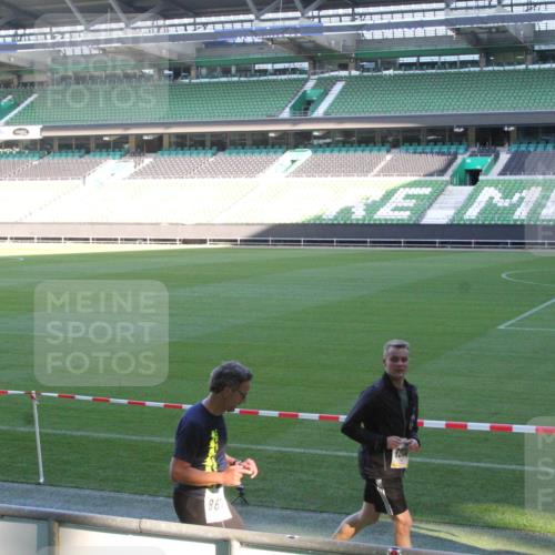 06.10.2024 - 19. swb-Marathon Bremen Yannick Fuchs http://msf.ph/oto/7351391 06.10.2024 10:31:31 Laufen im Stadion 7004, 7005, 7044, 7046, 7089, 7213, 7233, 7250, 7261, 7362, 7439, 7458, 7467, 7486, 7545, 7546, 7659, 7730, 7785, 7806, 7947, 7990, 8014, 8023, 8040, 8058, 8237, 8245, 8267, 8268, 8274, 8305, 8346, 8388, 8392, 8433, 8437, 8459, 8512, 8520, 8521, 8538, 8553, 8586, 8605, 8614, 8622, 8624, 8633, 8634, 8646, 8674, 8676, 8677, 8710, 8717, 8776, 8810, 8823, 8883, 8892, 8958, 8960, 8985, 9035, 9075 meine-sportfotos.de
