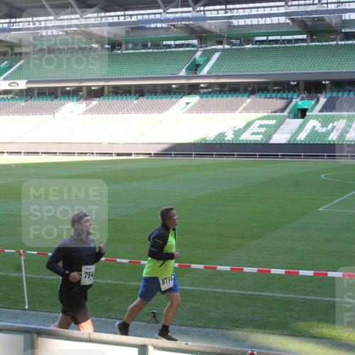 06.10.2024 - 19. swb-Marathon Bremen Yannick Fuchs http://msf.ph/oto/7351397 06.10.2024 10:31:33 Laufen im Stadion 7004, 7005, 7044, 7046, 7089, 7213, 7225, 7233, 7250, 7261, 7362, 7439, 7458, 7467, 7486, 7545, 7546, 7575, 7659, 7730, 7785, 7806, 7947, 7990, 8014, 8023, 8040, 8058, 8237, 8245, 8267, 8268, 8274, 8304, 8305, 8346, 8388, 8392, 8416, 8433, 8437, 8459, 8512, 8520, 8521, 8538, 8553, 8586, 8605, 8614, 8624, 8633, 8634, 8646, 8674, 8676, 8677, 8710, 8717, 8776, 8810, 8823, 8883, 8892, 8958, 8960, 8985, 9035, 9075 meine-sportfotos.de
