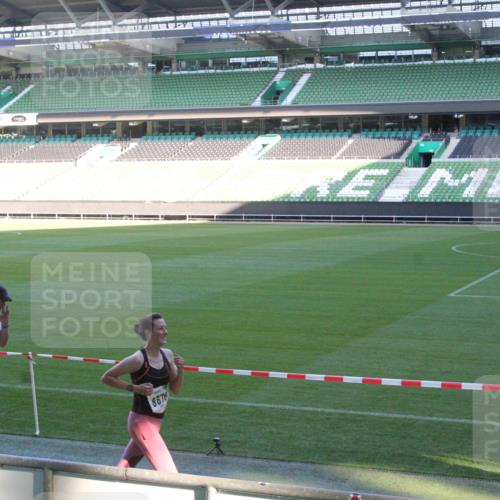 06.10.2024 - 19. swb-Marathon Bremen Yannick Fuchs http://msf.ph/oto/7351433 06.10.2024 10:31:37 Laufen im Stadion 7004, 7005, 7044, 7089, 7213, 7225, 7233, 7250, 7261, 7362, 7439, 7458, 7467, 7486, 7545, 7546, 7575, 7659, 7730, 7762, 7785, 7806, 7847, 7947, 7990, 8013, 8014, 8023, 8040, 8058, 8123, 8237, 8245, 8267, 8268, 8274, 8304, 8305, 8346, 8388, 8392, 8416, 8433, 8437, 8459, 8512, 8520, 8521, 8538, 8553, 8586, 8605, 8614, 8624, 8633, 8634, 8646, 8674, 8676, 8677, 8710, 8717, 8776, 8810, 8823, 8883, 8892, 8958, 8985, 9035, 9075 meine-sportfotos.de
