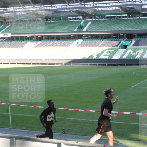 06.10.2024 - 19. swb-Marathon Bremen Yannick Fuchs http://msf.ph/oto/7351607 06.10.2024 10:32:04 Laufen im Stadion 7004, 7005, 7007, 7044, 7055, 7087, 7090, 7225, 7233, 7308, 7379, 7380, 7386, 7415, 7439, 7467, 7469, 7474, 7482, 7486, 7493, 7545, 7546, 7575, 7600, 7628, 7637, 7659, 7689, 7730, 7750, 7762, 7782, 7794, 7806, 7846, 7847, 7850, 7872, 7894, 7974, 7990, 8013, 8014, 8040, 8052, 8061, 8111, 8112, 8123, 8132, 8233, 8237, 8267, 8276, 8304, 8305, 8324, 8346, 8388, 8413, 8416, 8418, 8459, 8538, 8557, 8576, 8584, 8605, 8614, 8624, 8676, 8677, 8710, 8776, 8823, 8883, 8958 meine-sportfotos.de