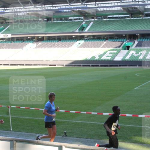 06.10.2024 - 19. swb-Marathon Bremen Yannick Fuchs http://msf.ph/oto/7351611 06.10.2024 10:32:05 Laufen im Stadion 7004, 7005, 7007, 7055, 7087, 7090, 7225, 7233, 7308, 7379, 7380, 7386, 7415, 7439, 7457, 7467, 7469, 7474, 7482, 7486, 7493, 7545, 7546, 7575, 7600, 7628, 7637, 7659, 7689, 7730, 7750, 7762, 7782, 7794, 7806, 7846, 7847, 7850, 7872, 7894, 7974, 7990, 8013, 8014, 8040, 8052, 8061, 8111, 8112, 8123, 8132, 8233, 8237, 8267, 8276, 8304, 8305, 8324, 8346, 8388, 8413, 8416, 8418, 8459, 8557, 8576, 8584, 8605, 8614, 8624, 8676, 8677, 8710, 8776, 8823, 8958 meine-sportfotos.de