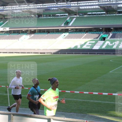 06.10.2024 - 19. swb-Marathon Bremen Yannick Fuchs http://msf.ph/oto/7351686 06.10.2024 10:32:13 Laufen im Stadion 7005, 7007, 7055, 7087, 7090, 7189, 7225, 7233, 7308, 7379, 7380, 7382, 7386, 7415, 7439, 7457, 7467, 7469, 7474, 7482, 7486, 7493, 7545, 7546, 7551, 7575, 7600, 7628, 7637, 7689, 7750, 7762, 7782, 7794, 7846, 7847, 7850, 7872, 7894, 7974, 8013, 8040, 8052, 8061, 8111, 8112, 8123, 8132, 8161, 8162, 8231, 8233, 8237, 8276, 8304, 8305, 8322, 8324, 8325, 8339, 8377, 8413, 8416, 8418, 8431, 8459, 8557, 8576, 8584, 8598, 8614, 8624, 8641, 8676, 8677, 8710, 8776 meine-sportfotos.de