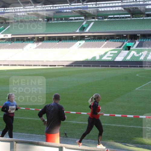 06.10.2024 - 19. swb-Marathon Bremen Yannick Fuchs http://msf.ph/oto/7351705 06.10.2024 10:32:15 Laufen im Stadion 7005, 7007, 7055, 7087, 7090, 7189, 7225, 7233, 7308, 7379, 7380, 7382, 7386, 7415, 7439, 7457, 7467, 7469, 7474, 7482, 7486, 7493, 7545, 7551, 7575, 7600, 7628, 7637, 7689, 7750, 7762, 7782, 7794, 7846, 7847, 7850, 7872, 7894, 7974, 8013, 8040, 8052, 8061, 8111, 8112, 8123, 8132, 8161, 8162, 8231, 8233, 8237, 8276, 8304, 8305, 8322, 8324, 8325, 8339, 8359, 8377, 8413, 8416, 8418, 8431, 8459, 8557, 8576, 8584, 8598, 8614, 8624, 8641, 8676, 8710 meine-sportfotos.de