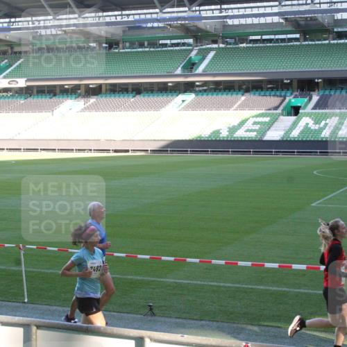 06.10.2024 - 19. swb-Marathon Bremen Yannick Fuchs http://msf.ph/oto/7351775 06.10.2024 10:32:23 Laufen im Stadion 7005, 7007, 7055, 7087, 7090, 7179, 7189, 7225, 7233, 7308, 7379, 7380, 7382, 7386, 7415, 7457, 7469, 7474, 7481, 7482, 7486, 7493, 7545, 7551, 7575, 7600, 7628, 7637, 7689, 7750, 7762, 7782, 7794, 7846, 7847, 7850, 7872, 7894, 7974, 7975, 8013, 8040, 8052, 8061, 8111, 8112, 8119, 8123, 8132, 8161, 8162, 8231, 8233, 8276, 8304, 8305, 8322, 8324, 8325, 8339, 8359, 8377, 8413, 8416, 8418, 8431, 8459, 8557, 8576, 8584, 8598, 8616, 8624, 8641, 8682, 8683 meine-sportfotos.de