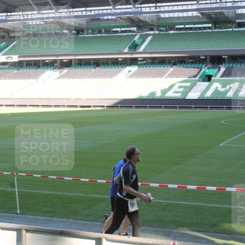 06.10.2024 - 19. swb-Marathon Bremen Yannick Fuchs http://msf.ph/oto/7351885 06.10.2024 10:32:33 Laufen im Stadion 7007, 7050, 7055, 7087, 7090, 7126, 7179, 7189, 7308, 7379, 7380, 7382, 7386, 7415, 7425, 7457, 7469, 7474, 7481, 7482, 7493, 7499, 7551, 7575, 7600, 7628, 7637, 7689, 7750, 7762, 7782, 7794, 7846, 7847, 7850, 7865, 7872, 7894, 7974, 7975, 8013, 8045, 8052, 8061, 8111, 8112, 8119, 8123, 8132, 8137, 8161, 8162, 8231, 8233, 8276, 8317, 8322, 8324, 8325, 8339, 8348, 8359, 8361, 8377, 8413, 8416, 8418, 8431, 8557, 8576, 8584, 8598, 8616, 8641, 8682, 8683, 8700 meine-sportfotos.de