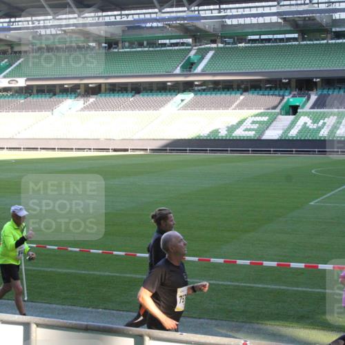 06.10.2024 - 19. swb-Marathon Bremen Yannick Fuchs http://msf.ph/oto/7352029 06.10.2024 10:32:57 Laufen im Stadion 7028, 7049, 7050, 7057, 7087, 7108, 7125, 7126, 7179, 7189, 7308, 7316, 7317, 7354, 7373, 7375, 7382, 7415, 7425, 7442, 7457, 7477, 7481, 7482, 7499, 7506, 7551, 7574, 7621, 7656, 7678, 7734, 7735, 7751, 7758, 7846, 7849, 7865, 7975, 8020, 8022, 8045, 8048, 8111, 8112, 8119, 8137, 8161, 8162, 8189, 8231, 8314, 8315, 8317, 8322, 8324, 8325, 8339, 8348, 8359, 8361, 8377, 8384, 8431, 8432, 8479, 8485, 8504, 8598, 8616, 8641, 8643, 8663, 8682, 8683, 8686, 8700 meine-sportfotos.de