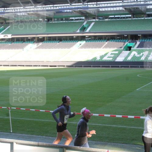 06.10.2024 - 19. swb-Marathon Bremen Yannick Fuchs http://msf.ph/oto/7352349 06.10.2024 10:33:48 Laufen im Stadion 7028, 7049, 7057, 7076, 7108, 7122, 7123, 7125, 7201, 7202, 7203, 7227, 7264, 7269, 7282, 7316, 7330, 7332, 7333, 7354, 7358, 7404, 7418, 7506, 7509, 7510, 7577, 7608, 7621, 7663, 7723, 7751, 7758, 7801, 7811, 7832, 7855, 7867, 7869, 7886, 7898, 7997, 8034, 8113, 8153, 8178, 8179, 8189, 8190, 8194, 8195, 8224, 8241, 8263, 8269, 8308, 8326, 8384, 8451, 8504, 8534, 8540, 8611, 8643, 8852, 8864, 8986, 9041, 9059, 9114 meine-sportfotos.de
