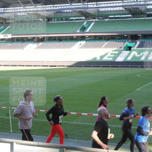 06.10.2024 - 19. swb-Marathon Bremen Yannick Fuchs http://msf.ph/oto/7352487 06.10.2024 10:34:05 Laufen im Stadion 7040, 7076, 7122, 7123, 7130, 7201, 7202, 7203, 7227, 7264, 7269, 7282, 7330, 7332, 7358, 7395, 7404, 7418, 7509, 7510, 7577, 7608, 7663, 7693, 7718, 7723, 7811, 7832, 7848, 7855, 7867, 7869, 7886, 7898, 7929, 7935, 7987, 7997, 8005, 8006, 8017, 8033, 8107, 8113, 8153, 8178, 8179, 8190, 8194, 8195, 8197, 8208, 8224, 8229, 8235, 8236, 8241, 8263, 8269, 8293, 8308, 8326, 8338, 8451, 8534, 8611, 9041 meine-sportfotos.de