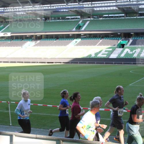 06.10.2024 - 19. swb-Marathon Bremen Yannick Fuchs http://msf.ph/oto/7352638 06.10.2024 10:34:23 Laufen im Stadion 7040, 7048, 7076, 7122, 7123, 7130, 7202, 7203, 7221, 7223, 7227, 7242, 7255, 7262, 7264, 7282, 7330, 7332, 7352, 7358, 7377, 7383, 7395, 7404, 7418, 7436, 7446, 7507, 7532, 7577, 7608, 7663, 7693, 7718, 7722, 7723, 7745, 7775, 7811, 7832, 7844, 7848, 7855, 7867, 7869, 7886, 7909, 7910, 7918, 7929, 7935, 7971, 7980, 7987, 7997, 8005, 8006, 8017, 8027, 8033, 8107, 8113, 8115, 8122, 8178, 8179, 8190, 8197, 8203, 8208, 8229, 8235, 8236, 8263, 8269, 8270, 8283, 8293, 8326, 8338 meine-sportfotos.de