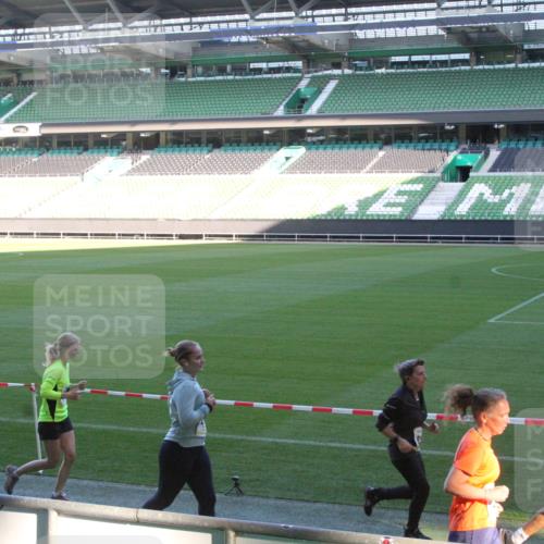 06.10.2024 - 19. swb-Marathon Bremen Yannick Fuchs http://msf.ph/oto/7352773 06.10.2024 10:34:34 Laufen im Stadion 7040, 7048, 7122, 7130, 7156, 7221, 7223, 7227, 7242, 7255, 7262, 7264, 7307, 7352, 7358, 7377, 7383, 7395, 7404, 7413, 7418, 7436, 7446, 7502, 7507, 7532, 7577, 7679, 7680, 7693, 7718, 7722, 7723, 7745, 7775, 7811, 7832, 7844, 7848, 7886, 7909, 7910, 7918, 7929, 7935, 7971, 7980, 7987, 8005, 8006, 8017, 8027, 8033, 8085, 8107, 8113, 8115, 8122, 8166, 8178, 8179, 8190, 8197, 8203, 8208, 8229, 8235, 8236, 8246, 8269, 8270, 8283, 8293, 8326, 8338 meine-sportfotos.de