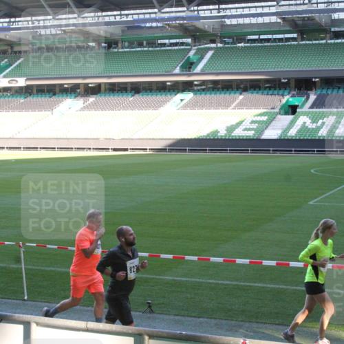 06.10.2024 - 19. swb-Marathon Bremen Yannick Fuchs http://msf.ph/oto/7352784 06.10.2024 10:34:35 Laufen im Stadion 7040, 7048, 7122, 7130, 7156, 7221, 7223, 7227, 7242, 7255, 7262, 7264, 7307, 7352, 7358, 7377, 7383, 7395, 7404, 7413, 7418, 7436, 7446, 7502, 7507, 7532, 7587, 7679, 7680, 7693, 7718, 7722, 7723, 7745, 7775, 7811, 7832, 7844, 7848, 7886, 7909, 7910, 7918, 7929, 7935, 7971, 7980, 7981, 7987, 8005, 8006, 8017, 8027, 8033, 8085, 8107, 8113, 8115, 8122, 8166, 8178, 8179, 8190, 8197, 8203, 8208, 8229, 8235, 8236, 8246, 8270, 8283, 8293, 8326, 8338 meine-sportfotos.de