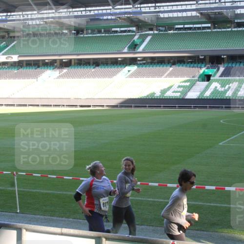 06.10.2024 - 19. swb-Marathon Bremen Yannick Fuchs http://msf.ph/oto/7352905 06.10.2024 10:34:49 Laufen im Stadion 7040, 7048, 7130, 7156, 7204, 7221, 7223, 7242, 7255, 7262, 7307, 7335, 7352, 7377, 7383, 7395, 7413, 7436, 7443, 7446, 7502, 7507, 7532, 7587, 7644, 7679, 7680, 7693, 7699, 7718, 7722, 7745, 7757, 7772, 7773, 7775, 7844, 7848, 7864, 7909, 7910, 7918, 7926, 7929, 7935, 7954, 7971, 7980, 7981, 7987, 8005, 8006, 8017, 8027, 8033, 8085, 8088, 8107, 8115, 8118, 8122, 8152, 8166, 8197, 8203, 8208, 8229, 8235, 8236, 8246, 8270, 8283, 8293, 8338 meine-sportfotos.de