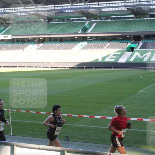 06.10.2024 - 19. swb-Marathon Bremen Yannick Fuchs http://msf.ph/oto/7352925 06.10.2024 10:34:53 Laufen im Stadion 7040, 7048, 7130, 7156, 7204, 7221, 7223, 7242, 7255, 7262, 7307, 7321, 7335, 7352, 7377, 7383, 7395, 7413, 7436, 7443, 7446, 7478, 7479, 7502, 7507, 7532, 7587, 7644, 7679, 7680, 7690, 7699, 7718, 7722, 7745, 7757, 7772, 7773, 7775, 7844, 7864, 7909, 7910, 7918, 7926, 7929, 7954, 7955, 7971, 7980, 7981, 7987, 8005, 8006, 8017, 8027, 8085, 8088, 8107, 8115, 8118, 8122, 8152, 8166, 8197, 8203, 8208, 8229, 8246, 8270, 8283, 8293, 8338 meine-sportfotos.de
