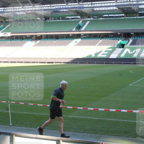 06.10.2024 - 19. swb-Marathon Bremen Yannick Fuchs http://msf.ph/oto/7353033 06.10.2024 10:35:07 Laufen im Stadion 7034, 7035, 7042, 7138, 7155, 7156, 7162, 7204, 7221, 7223, 7226, 7242, 7251, 7255, 7258, 7262, 7266, 7295, 7307, 7321, 7335, 7352, 7377, 7383, 7413, 7436, 7443, 7446, 7468, 7478, 7479, 7490, 7502, 7507, 7532, 7587, 7644, 7679, 7680, 7690, 7699, 7722, 7745, 7757, 7772, 7773, 7775, 7844, 7863, 7864, 7899, 7900, 7902, 7909, 7910, 7918, 7926, 7932, 7954, 7955, 7971, 7980, 7981, 8027, 8073, 8074, 8085, 8088, 8115, 8118, 8122, 8144, 8152, 8166, 8183, 8203, 8225, 8246, 8270, 8283 meine-sportfotos.de
