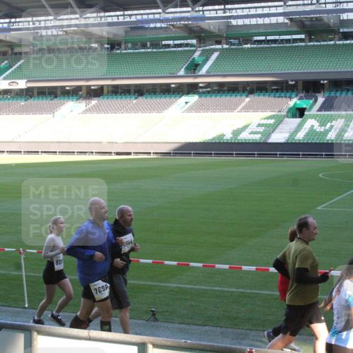 06.10.2024 - 19. swb-Marathon Bremen Yannick Fuchs http://msf.ph/oto/7353057 06.10.2024 10:35:11 Laufen im Stadion 7034, 7035, 7042, 7138, 7155, 7156, 7162, 7204, 7226, 7242, 7251, 7258, 7262, 7266, 7295, 7307, 7321, 7335, 7352, 7377, 7383, 7413, 7436, 7443, 7446, 7468, 7478, 7479, 7490, 7502, 7507, 7532, 7587, 7644, 7679, 7680, 7690, 7699, 7722, 7757, 7772, 7773, 7863, 7864, 7899, 7900, 7902, 7918, 7923, 7926, 7932, 7954, 7955, 7971, 7980, 7981, 8073, 8074, 8085, 8088, 8115, 8118, 8122, 8144, 8152, 8166, 8183, 8203, 8225, 8246, 8270 meine-sportfotos.de