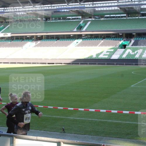 06.10.2024 - 19. swb-Marathon Bremen Yannick Fuchs http://msf.ph/oto/7353107 06.10.2024 10:35:19 Laufen im Stadion 7034, 7035, 7042, 7138, 7155, 7156, 7162, 7204, 7226, 7251, 7258, 7266, 7295, 7307, 7321, 7335, 7413, 7436, 7443, 7468, 7478, 7479, 7490, 7502, 7507, 7587, 7644, 7679, 7680, 7690, 7699, 7722, 7757, 7772, 7773, 7829, 7830, 7863, 7864, 7899, 7900, 7902, 7918, 7923, 7926, 7932, 7954, 7955, 7980, 7981, 8073, 8074, 8085, 8088, 8118, 8121, 8122, 8144, 8152, 8166, 8183, 8225, 8246, 8595 meine-sportfotos.de