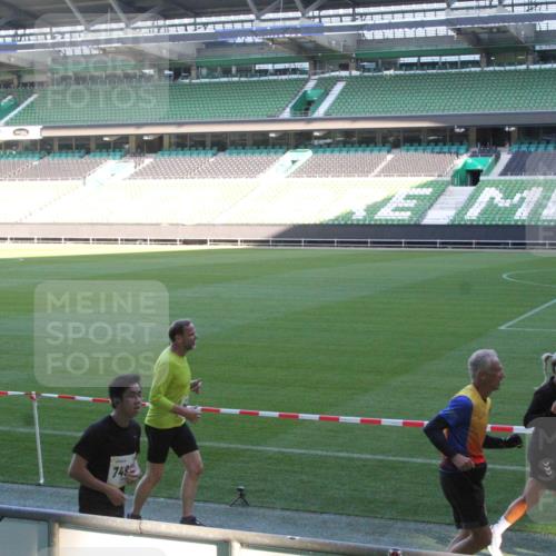 06.10.2024 - 19. swb-Marathon Bremen Yannick Fuchs http://msf.ph/oto/7353221 06.10.2024 10:35:29 Laufen im Stadion 7034, 7035, 7042, 7138, 7155, 7156, 7162, 7204, 7226, 7251, 7258, 7266, 7295, 7307, 7321, 7335, 7341, 7353, 7413, 7428, 7443, 7468, 7478, 7479, 7490, 7502, 7587, 7644, 7679, 7680, 7690, 7699, 7757, 7772, 7773, 7829, 7830, 7863, 7864, 7899, 7900, 7902, 7904, 7923, 7926, 7932, 7954, 7955, 7967, 7981, 8073, 8074, 8088, 8118, 8121, 8144, 8152, 8183, 8191, 8225, 8246, 8421, 8595, 8952, 9029 meine-sportfotos.de