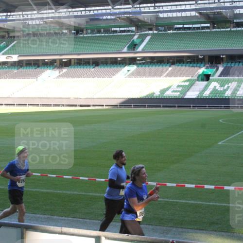 06.10.2024 - 19. swb-Marathon Bremen Yannick Fuchs http://msf.ph/oto/7353278 06.10.2024 10:35:41 Laufen im Stadion 7034, 7035, 7042, 7138, 7155, 7162, 7204, 7226, 7251, 7258, 7266, 7295, 7321, 7335, 7341, 7353, 7391, 7393, 7428, 7462, 7468, 7478, 7479, 7490, 7514, 7515, 7644, 7690, 7694, 7699, 7772, 7773, 7829, 7830, 7863, 7864, 7878, 7899, 7900, 7902, 7904, 7923, 7932, 7955, 7967, 7977, 8073, 8074, 8088, 8121, 8131, 8144, 8183, 8191, 8225, 8265, 8273, 8421, 8425, 8562, 8582, 8595, 8638, 8818, 8837, 8952, 8957, 9029, 9666 meine-sportfotos.de