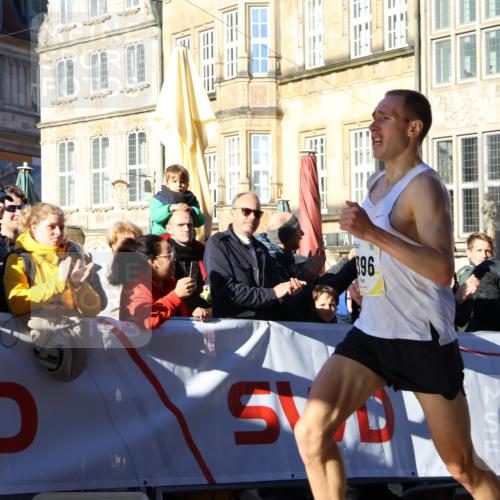 06.10.2024 - 19. swb-Marathon Bremen Strokosch-Dieckow http://msf.ph/oto/7358041 06.10.2024 10:26:44 Ziel 8350, 8396 meine-sportfotos.de