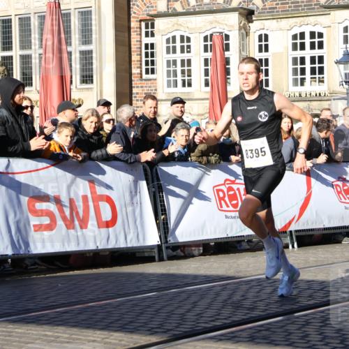 06.10.2024 - 19. swb-Marathon Bremen Strokosch-Dieckow http://msf.ph/oto/7358204 06.10.2024 10:27:05 Ziel 8395 meine-sportfotos.de