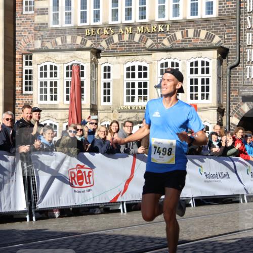 06.10.2024 - 19. swb-Marathon Bremen Strokosch-Dieckow http://msf.ph/oto/7358582 06.10.2024 10:29:14 Ziel 7498, 8559 meine-sportfotos.de