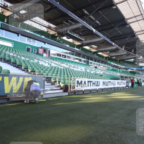 06.10.2024 - 19. swb-Marathon Bremen Yannick Fuchs http://msf.ph/oto/7358664 06.10.2024 10:13:23 Laufen im Stadion  meine-sportfotos.de