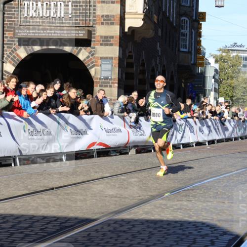 06.10.2024 - 19. swb-Marathon Bremen Strokosch-Dieckow http://msf.ph/oto/7358906 06.10.2024 10:30:19 Ziel 8080 meine-sportfotos.de