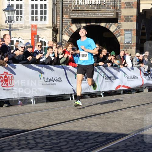 06.10.2024 - 19. swb-Marathon Bremen Strokosch-Dieckow http://msf.ph/oto/7358992 06.10.2024 10:30:47 Ziel 8560, 8600 meine-sportfotos.de