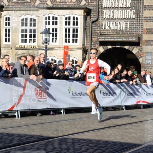 06.10.2024 - 19. swb-Marathon Bremen Strokosch-Dieckow http://msf.ph/oto/7359457 06.10.2024 10:31:54 Ziel 8300, 8513, 8846 meine-sportfotos.de