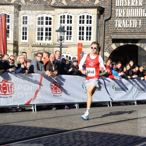 06.10.2024 - 19. swb-Marathon Bremen Strokosch-Dieckow http://msf.ph/oto/7359477 06.10.2024 10:31:54 Ziel 8300, 8513, 8846 meine-sportfotos.de
