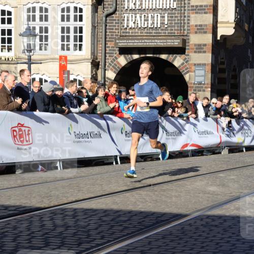 06.10.2024 - 19. swb-Marathon Bremen Strokosch-Dieckow http://msf.ph/oto/7359543 06.10.2024 10:32:03 Ziel 8300, 8371, 8513, 9063 meine-sportfotos.de